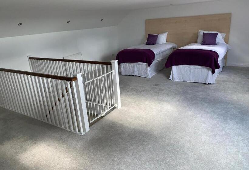 The Village Tavern Apartment