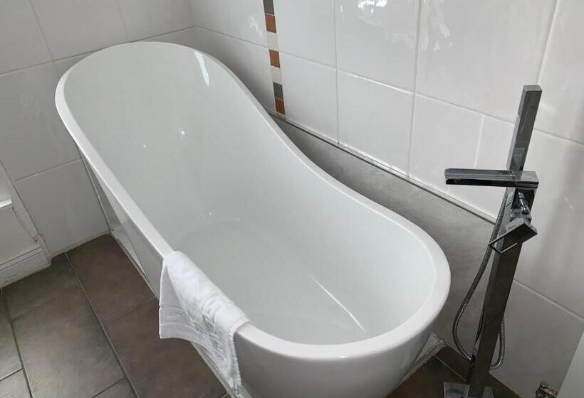 The Village Tavern Apartment