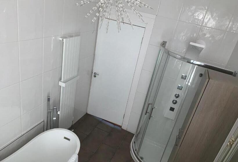 The Village Tavern Apartment