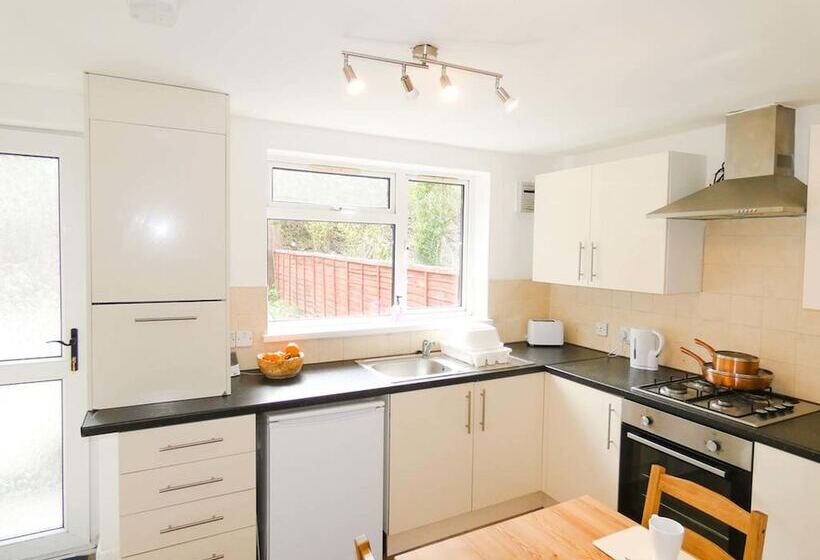 Wyndham House For 6 For Brecons And Bike Park Wales