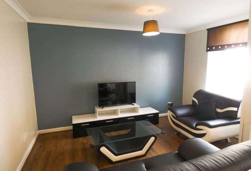 Wyndham House For 6 For Brecons And Bike Park Wales