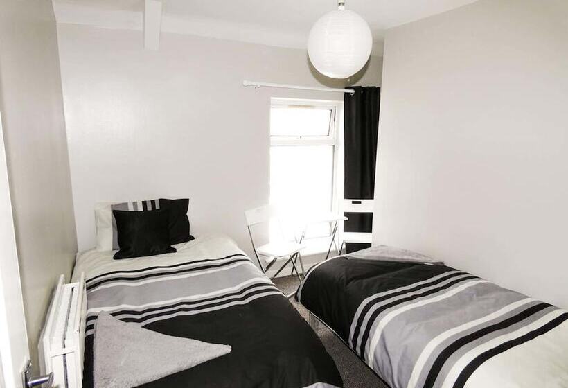 Wyndham House For 6 For Brecons And Bike Park Wales