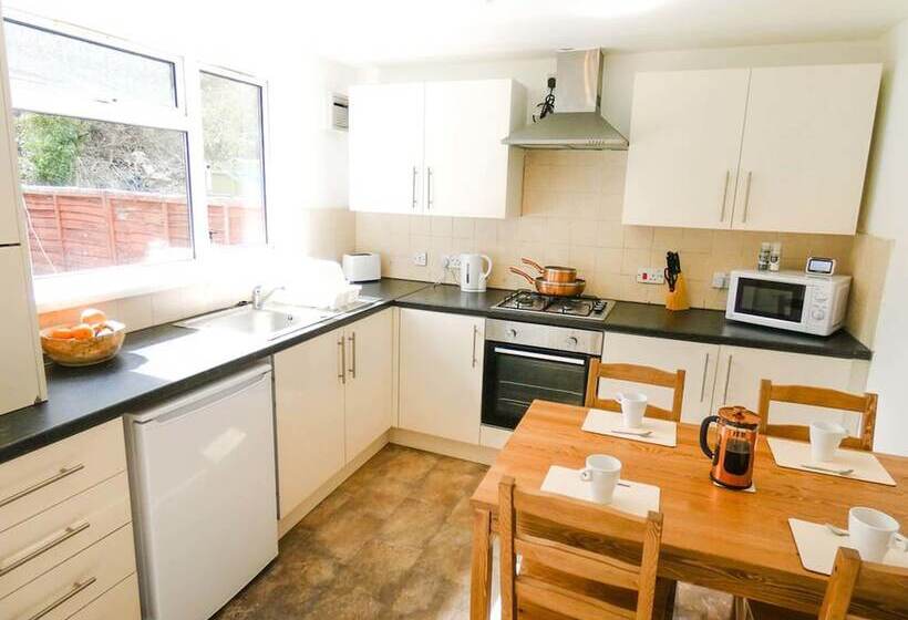 Wyndham House For 6 For Brecons And Bike Park Wales