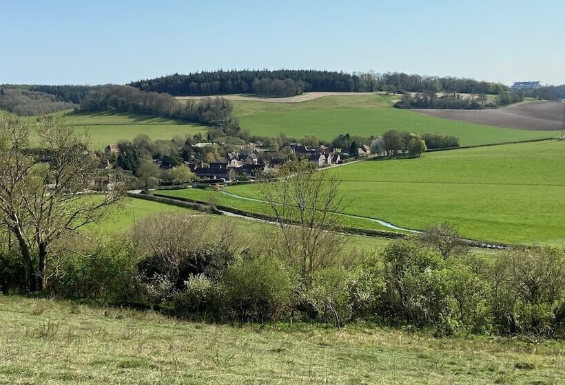 5 Charlton Mill Way B&b