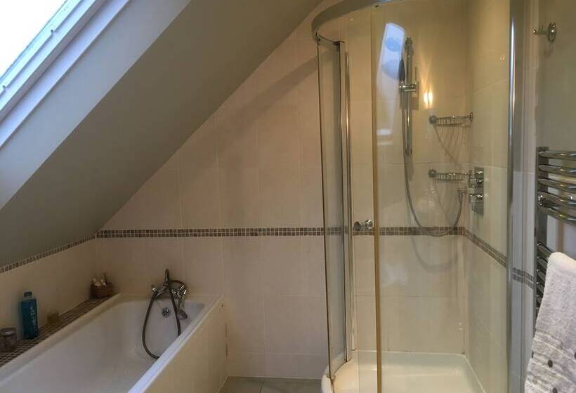 5 Charlton Mill Way B&b