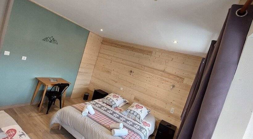 הוסטל Auberge Le Vieux Chaillol & Spa