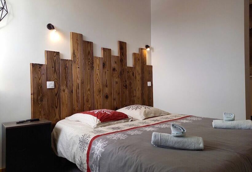 فندق صغير Auberge Le Vieux Chaillol & Spa