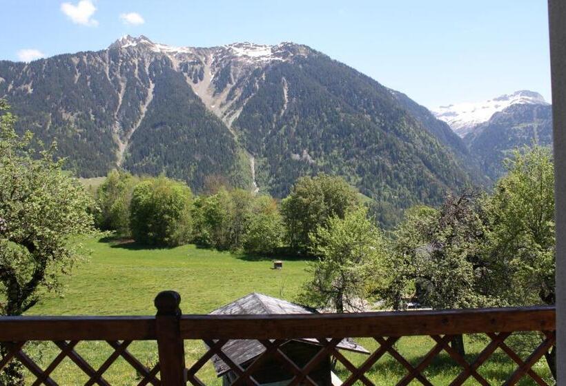 Bed and Breakfast Chalet Du Bersend