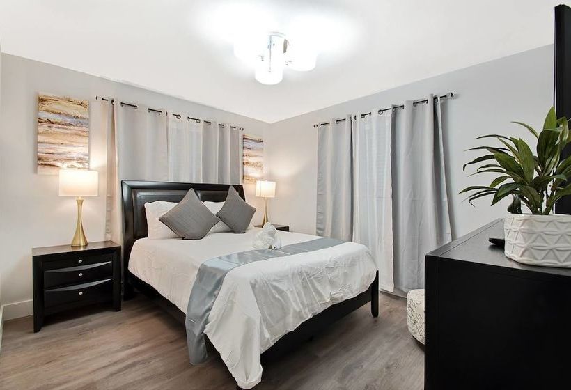 Comfortable Luxurious Home With Hot Tub, Near The Beach