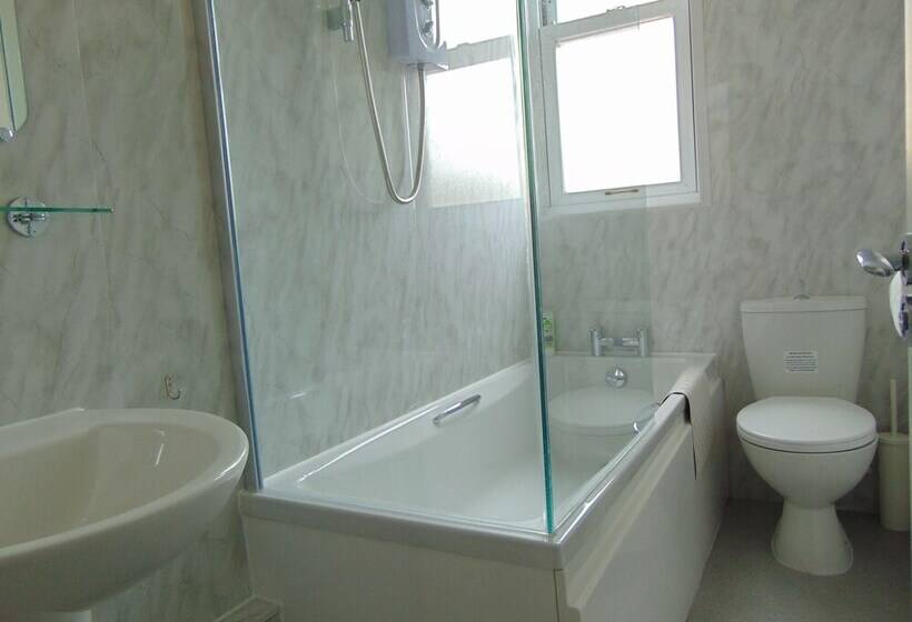 Greenstar Apartments