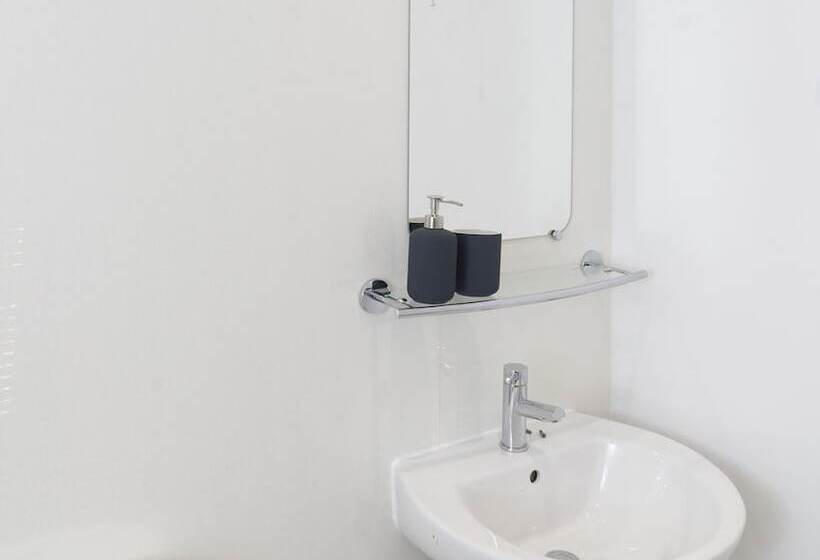 Greenstar Apartments