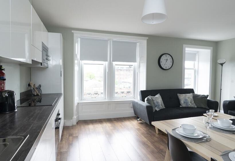 Greenstar Apartments