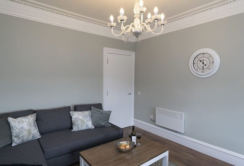 Greenstar Apartments