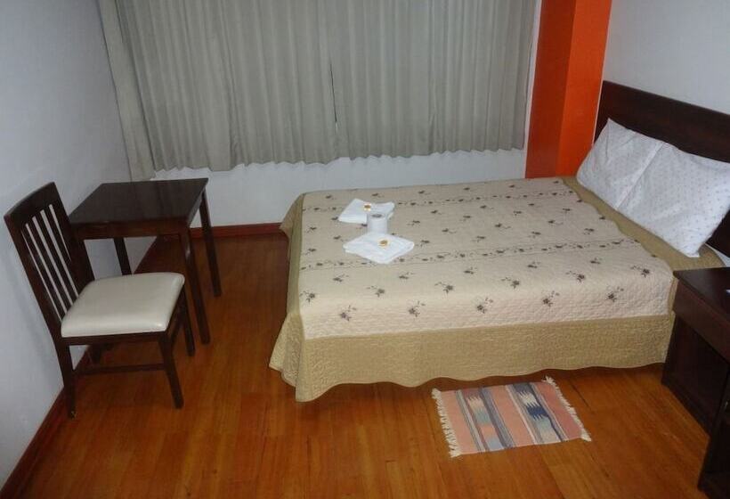 簡易ホテル Balcones Del Titicaca Backpacker