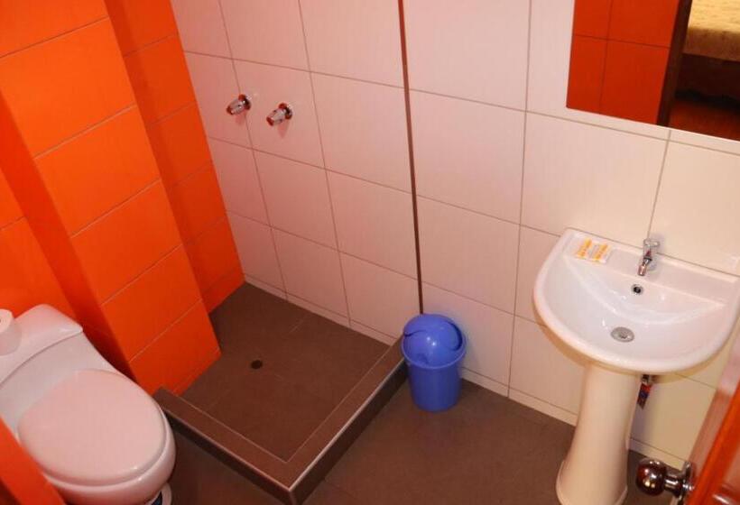 簡易ホテル Balcones Del Titicaca Backpacker