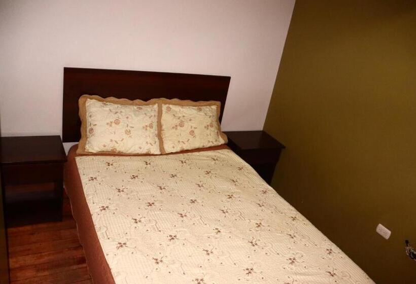 簡易ホテル Balcones Del Titicaca Backpacker