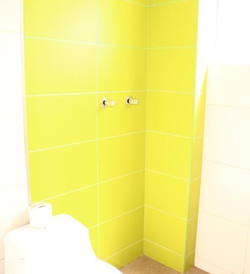 簡易ホテル Balcones Del Titicaca Backpacker