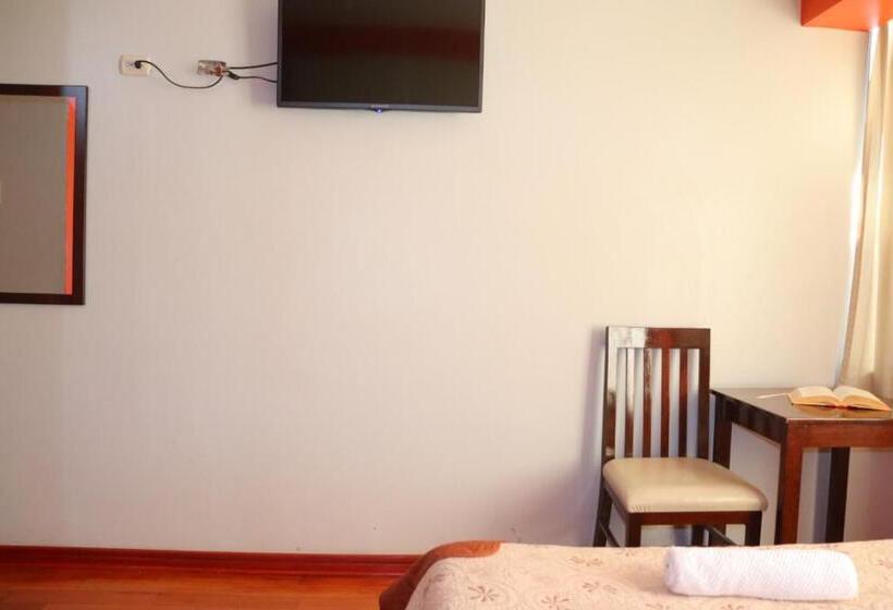 簡易ホテル Balcones Del Titicaca Backpacker