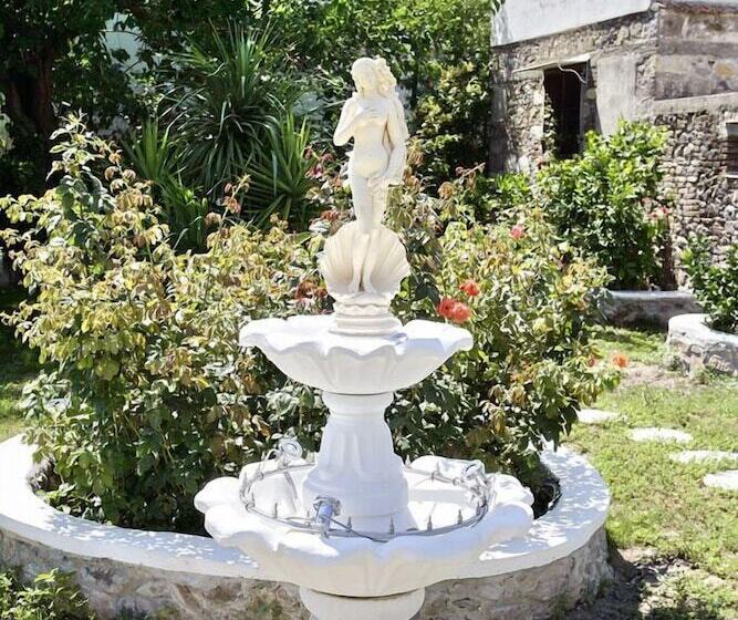 هتل Archontiko Petras 1821