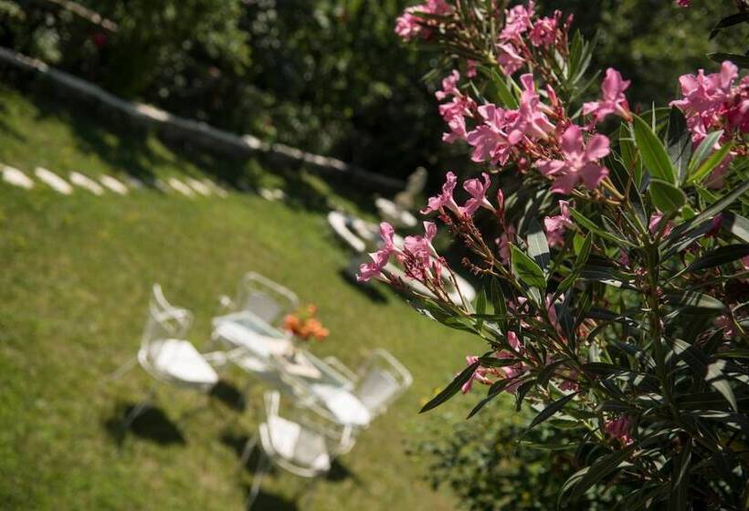 هتل Archontiko Petras 1821