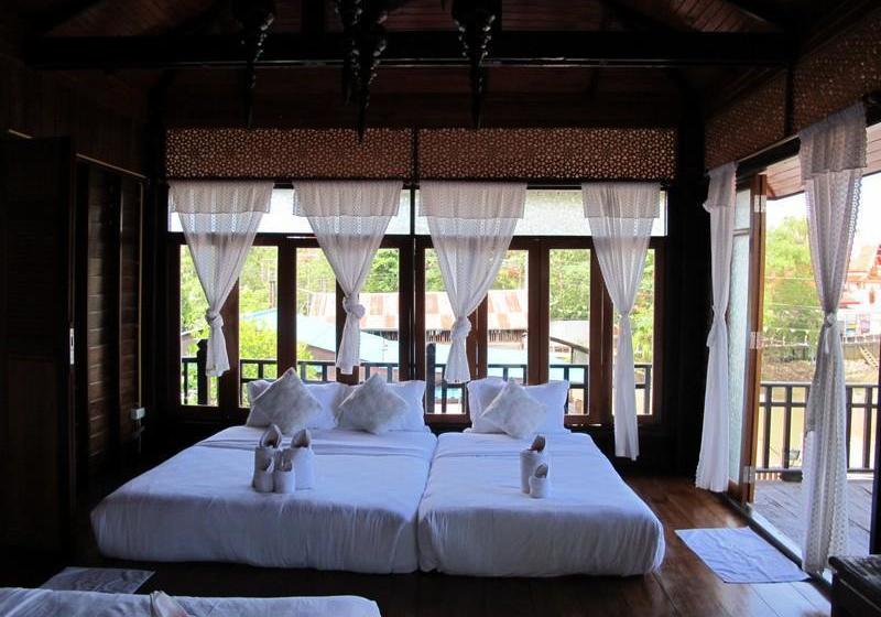 فندق At Casa Guesthouse Amphawa