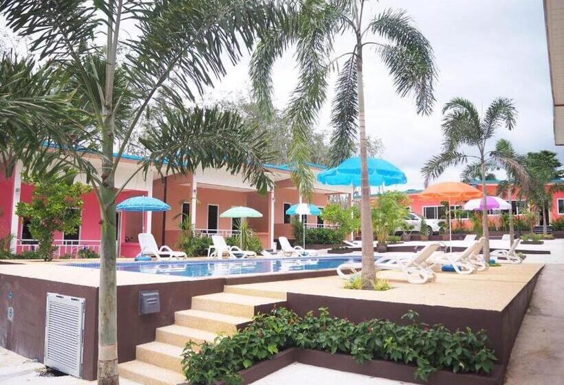 호텔 At Night Airport Resort