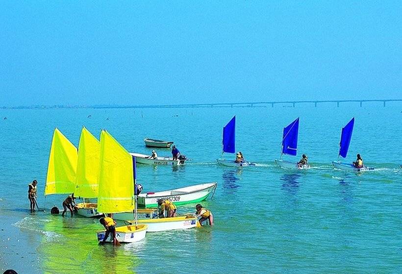 Отель Village Vacances Azureva Ile D Oléron