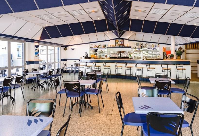 Отель Village Vacances Azureva Ile D Oléron