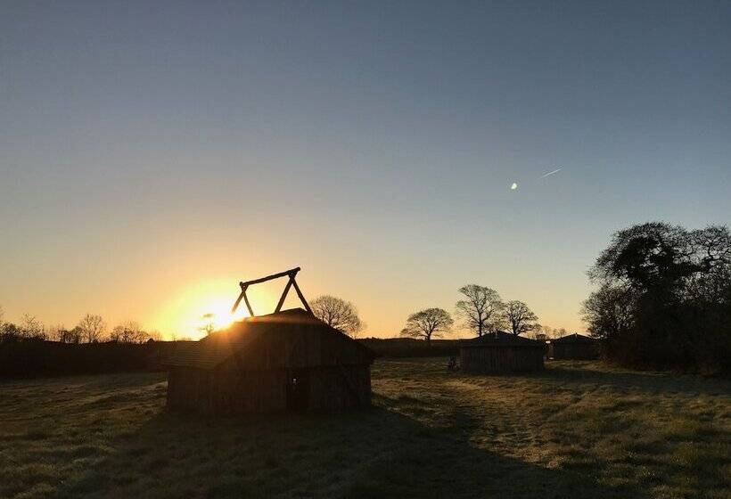 فندق Grey Willow Yurts