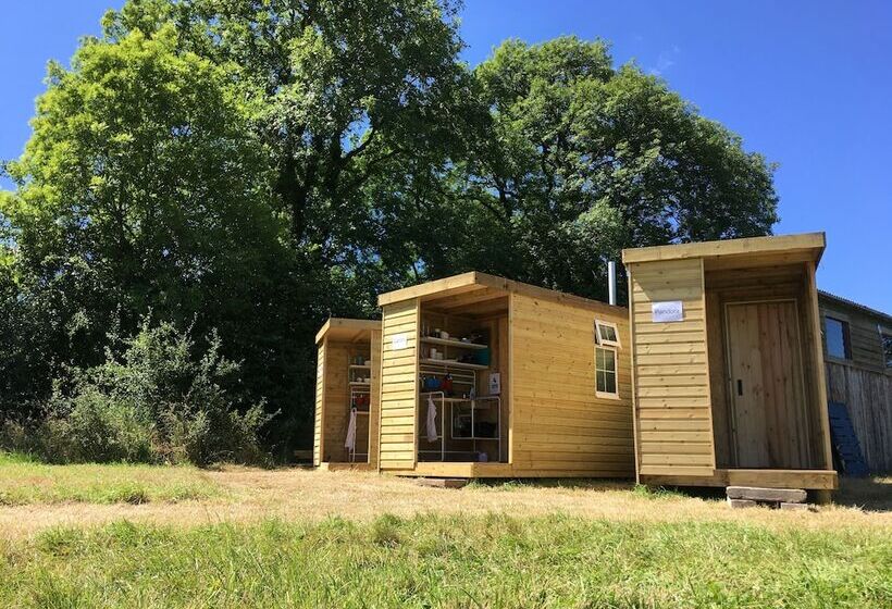 ホテル Grey Willow Yurts