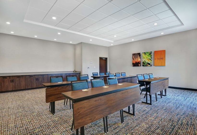 فندق Hampton Inn & Suites Middleburg