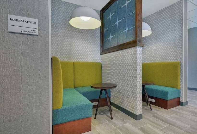 فندق Hampton Inn & Suites Middleburg