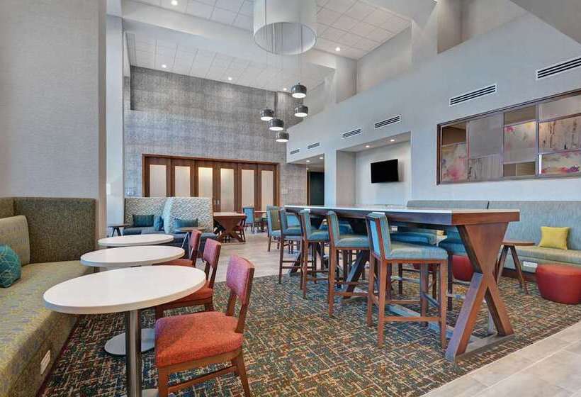 فندق Hampton Inn & Suites Middleburg