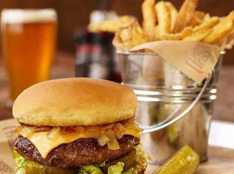 בית מלון כפרי Holiday Inn Hattiesburg   North, An Ihg