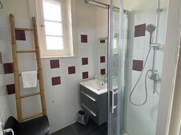 فندق Hôtel Des Pins