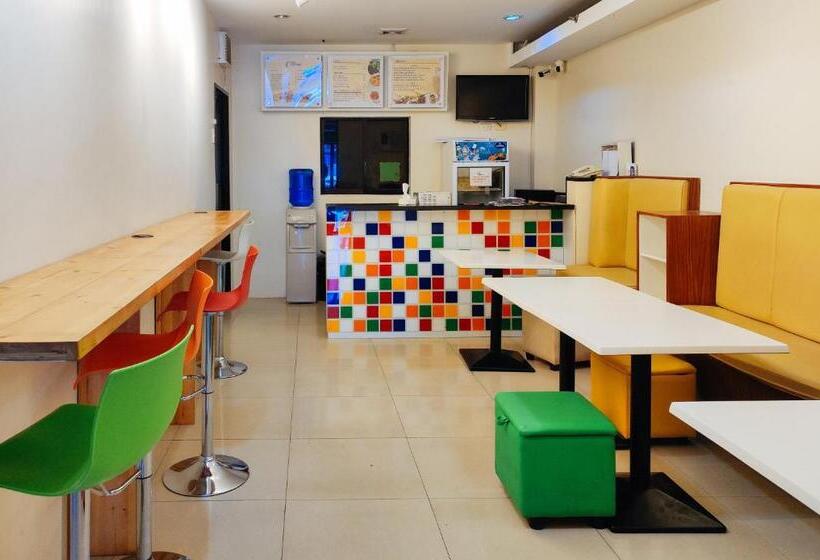 هتل Jade Dragons Suites Davao