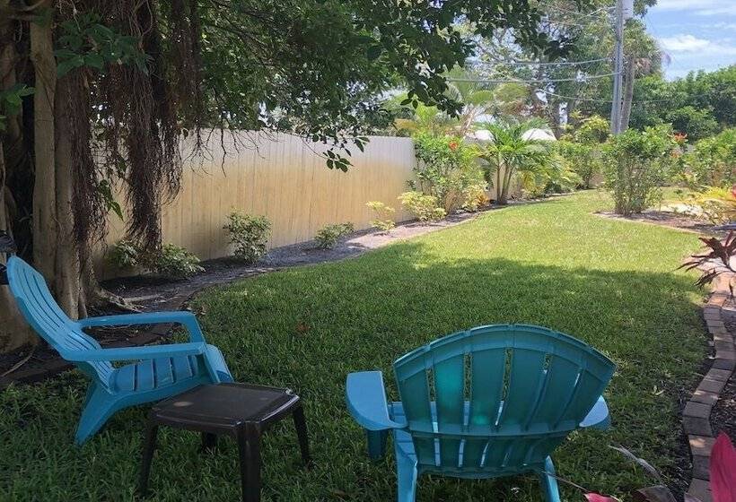 Отель Luxury Villa Oasis & Private Pool