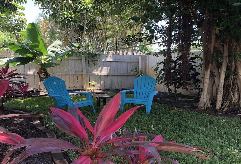 Отель Luxury Villa Oasis & Private Pool