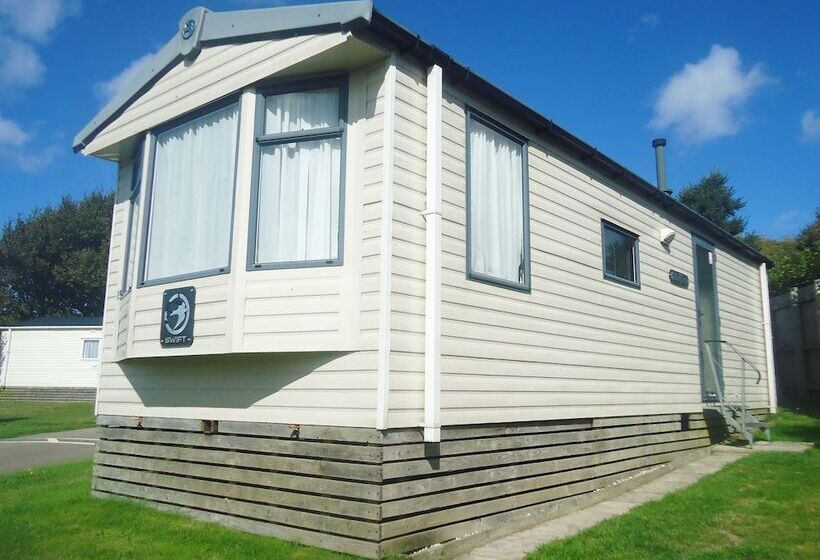 Отель Mounts Bay Caravan Park