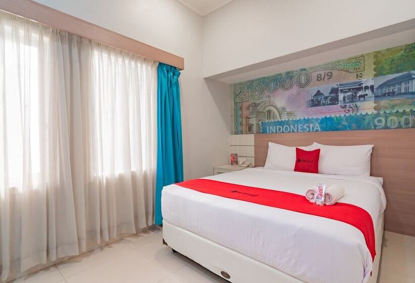 فندق Reddoorz Plus @ Point Phila Cihampelas