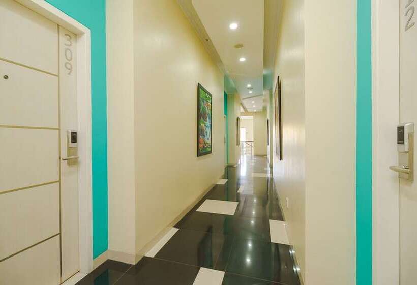 فندق Reddoorz Plus @ Point Phila Cihampelas