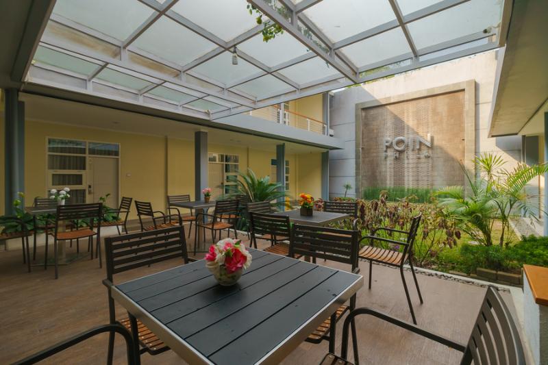 فندق Reddoorz Plus @ Point Phila Cihampelas