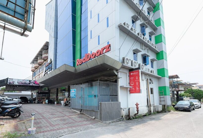 فندق Reddoorz Premium Near Grand Batam Mall