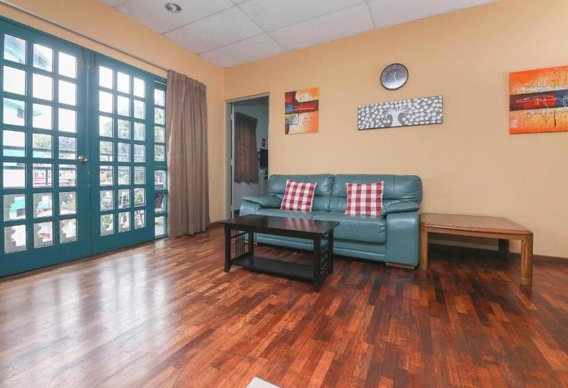 Spot On 89789 Hotel Check In 2