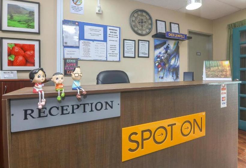 Spot On 89789 Hotel Check In 2