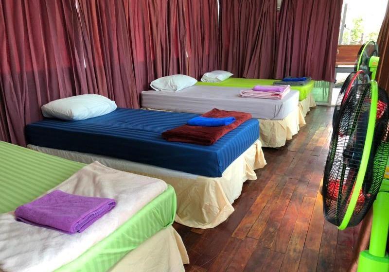 ホテル The Point @ Airport