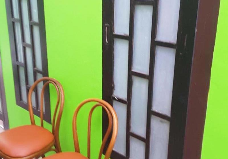 ホテル The Point @ Airport