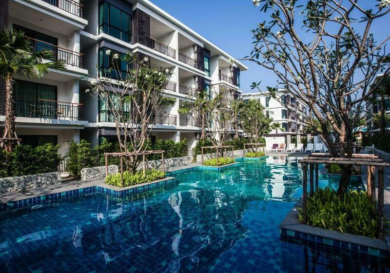 Hotel The Title Beach Front