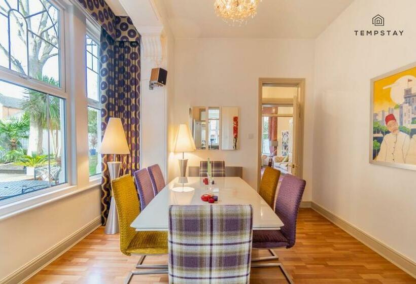 Luxury Home   Central Windsor, Gated Parking