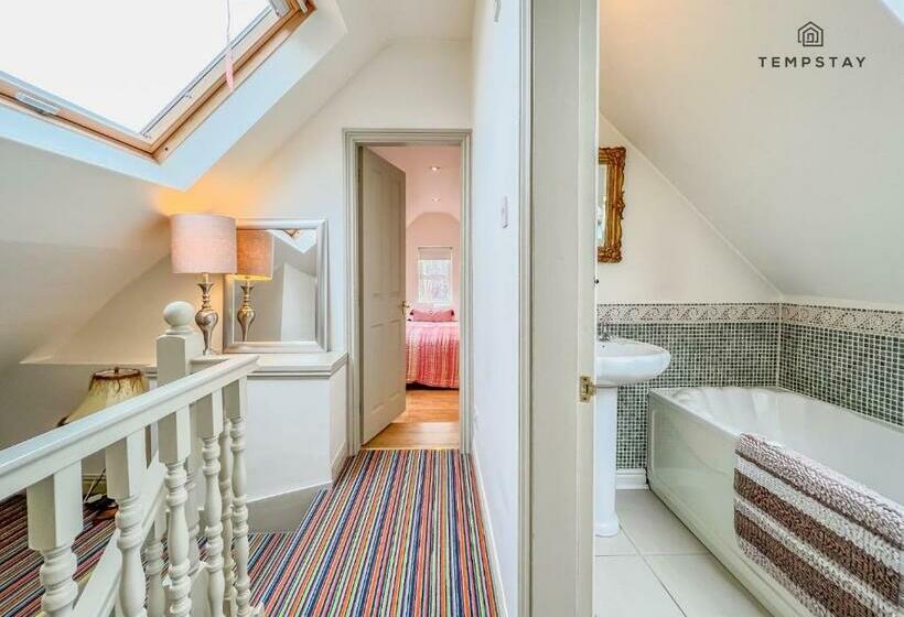 Luxury Home   Central Windsor, Gated Parking